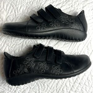 Naot •9• Black Mihi Leather Embroidered Shoe